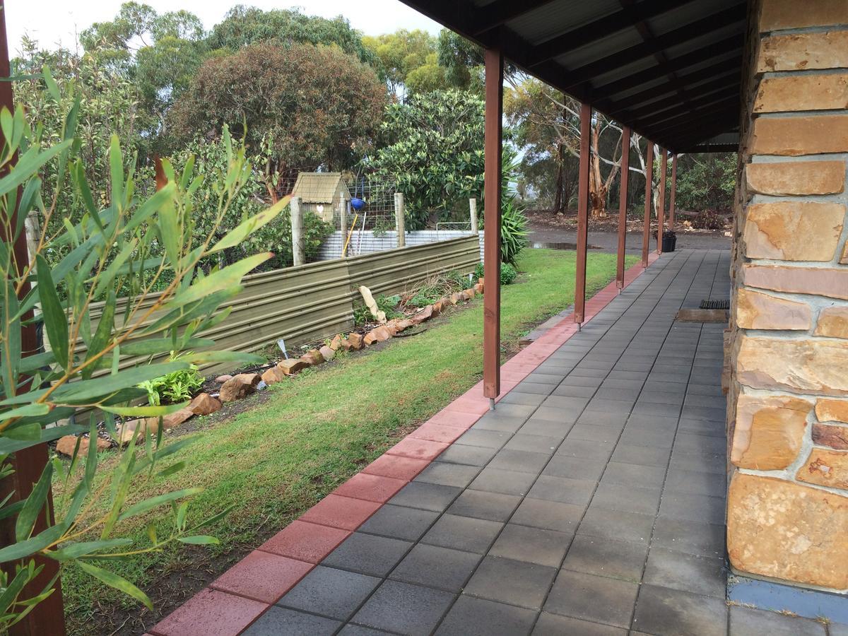 Bee'S Place - 3 Bedroom Home On 10 Acres Of Land With Distant Ocean Views Emu Bay Ngoại thất bức ảnh