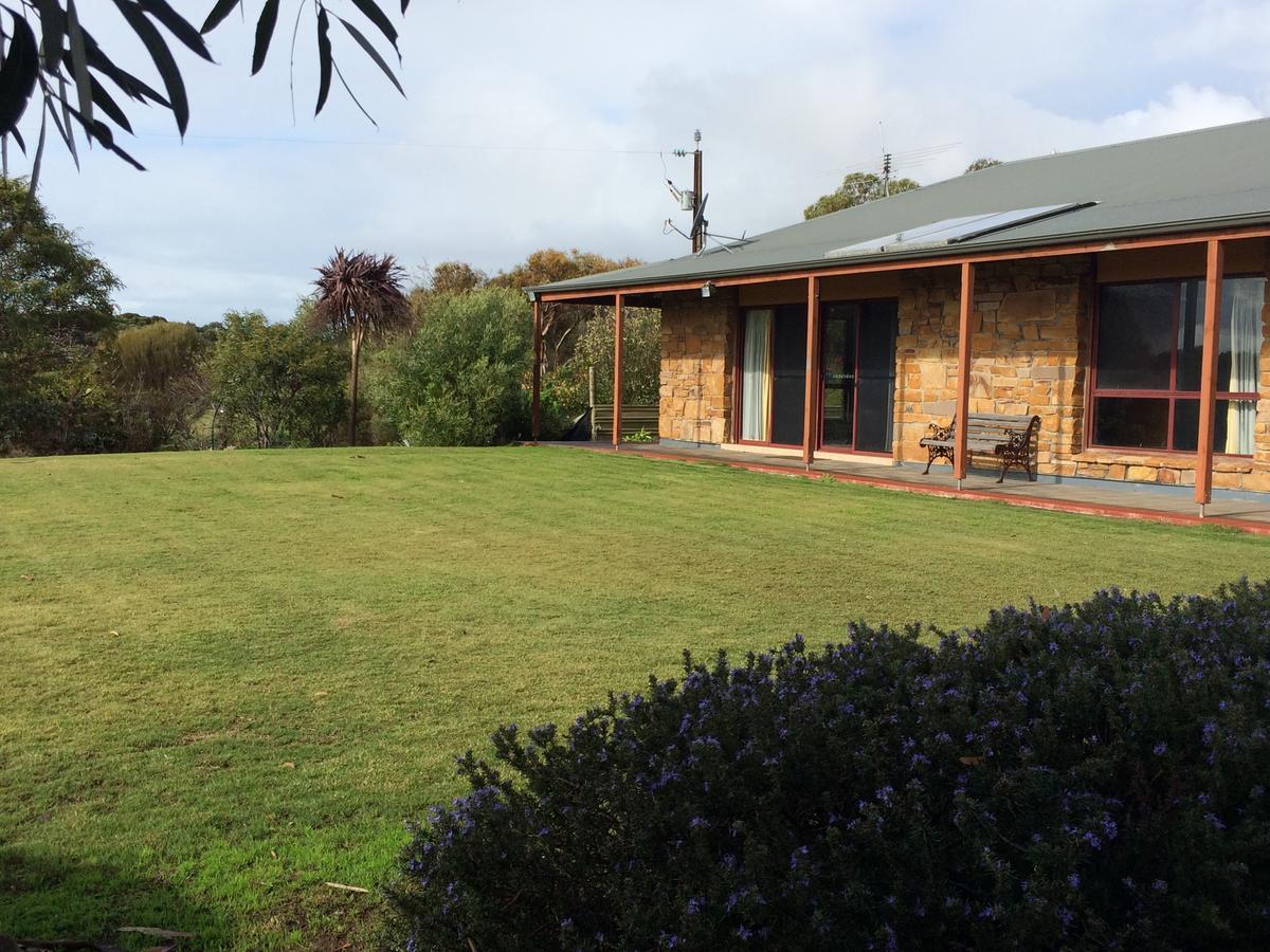 Bee'S Place - 3 Bedroom Home On 10 Acres Of Land With Distant Ocean Views Emu Bay Ngoại thất bức ảnh