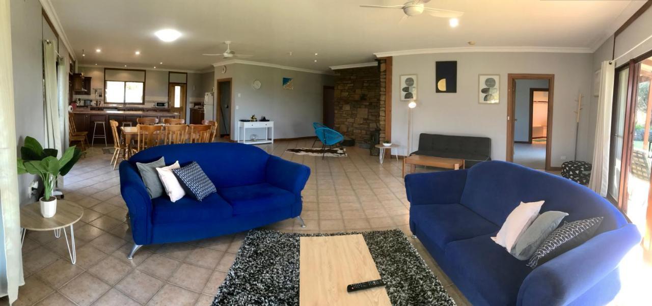 Bee'S Place - 3 Bedroom Home On 10 Acres Of Land With Distant Ocean Views Emu Bay Ngoại thất bức ảnh